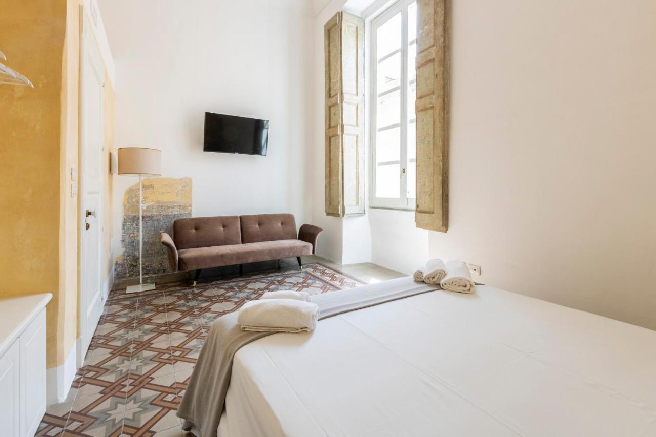 Palazzo Balsamo Bed & Breakfast Галиполи Екстериор снимка