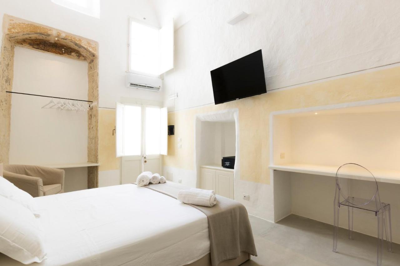 Palazzo Balsamo Bed & Breakfast Галиполи Екстериор снимка