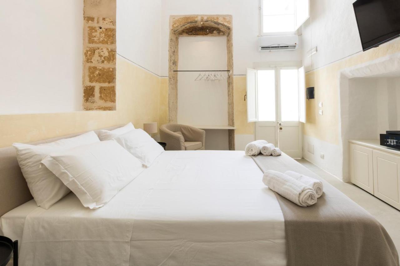 Palazzo Balsamo Bed & Breakfast Галиполи Екстериор снимка