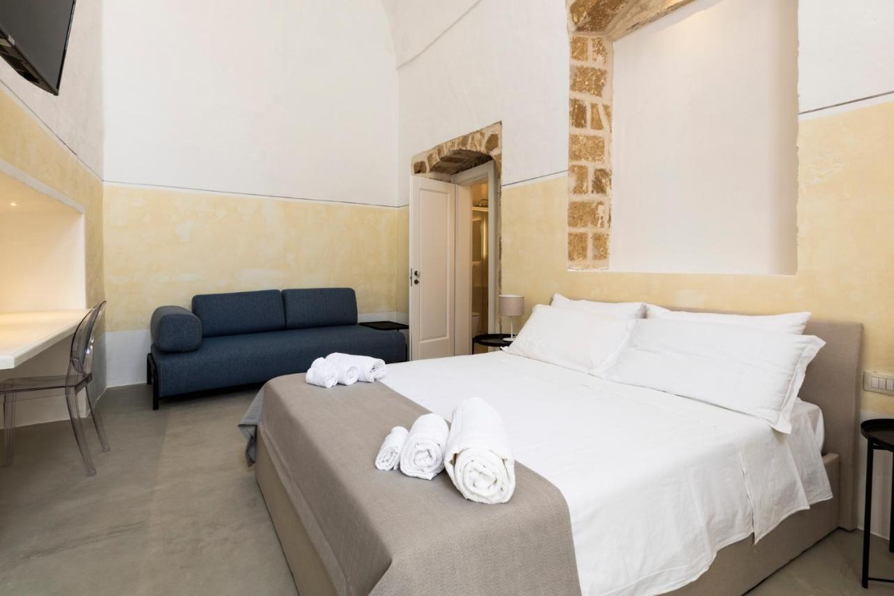 Palazzo Balsamo Bed & Breakfast Галиполи Екстериор снимка
